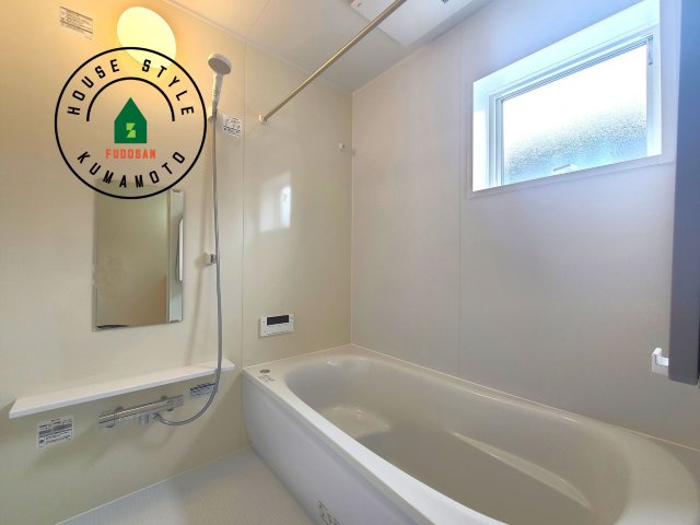 熊本市北区鶴羽田4丁目第7₋5棟(5号棟)の内観：施工例|1日の疲れを癒してくれる広々バスルーム。雨の日のお洗濯にも大活躍な浴室乾燥機付です！