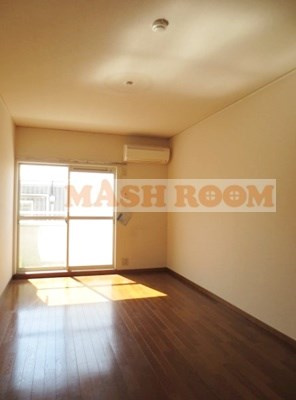 コーポグランデュールの居間・リビング