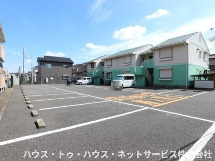パールハイツ海老原　28の駐車場