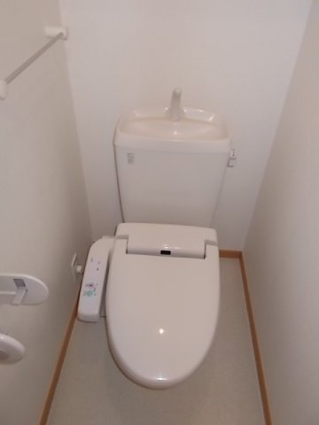 熊本市北区龍田陳内２丁目のアパートのトイレ|清潔感のあるトイレです