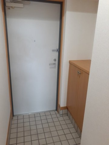 メゾン・彩Ⅴの玄関|ゆったりとした玄関です