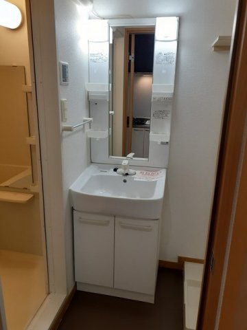 メゾン・彩Ⅴの洗面所|広い洗面スペース