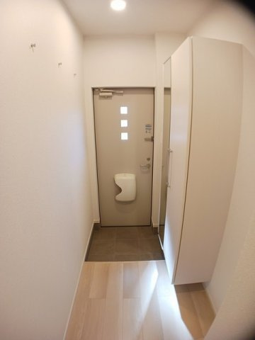 合志市須屋のアパートの玄関|落ち着いた玄関です
