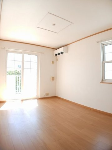 Ｎ＆ＹアベニューＡの内装|明るい室内です