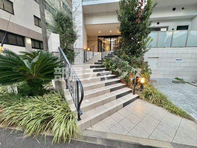 クリスタル丸の内のエントランス