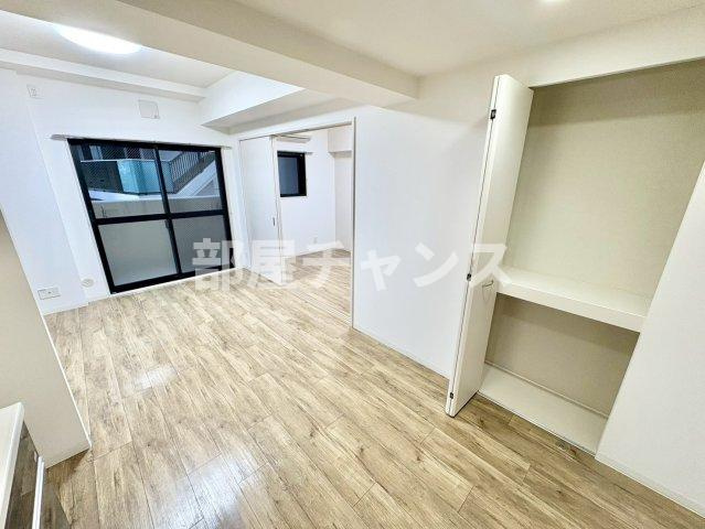 クリスタル丸の内の居間・リビング