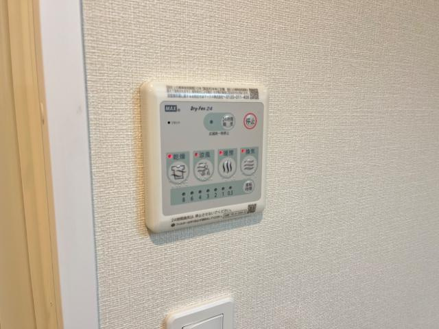 明石市二見町西二見のアパートのその他|浴室乾燥機（イメージ）