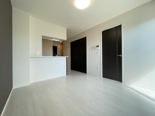 明石市二見町西二見のアパートの居間・リビング|色合いは異なる場合がございます。（イメージ）