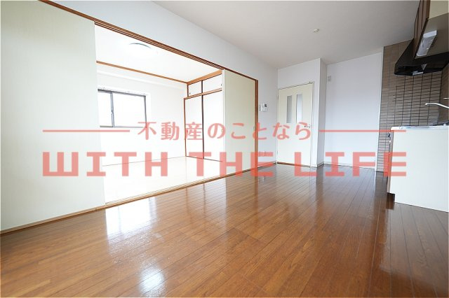 ＧＲＡＮＶＩＡ（グランピア）東合川【キャッシュバック対象物件】の居間・リビング|ゆったりとした居間です