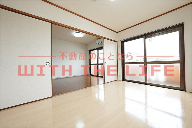 ＧＲＡＮＶＩＡ（グランピア）東合川【キャッシュバック対象物件】の洋室|落ち着いた色調の洋室です