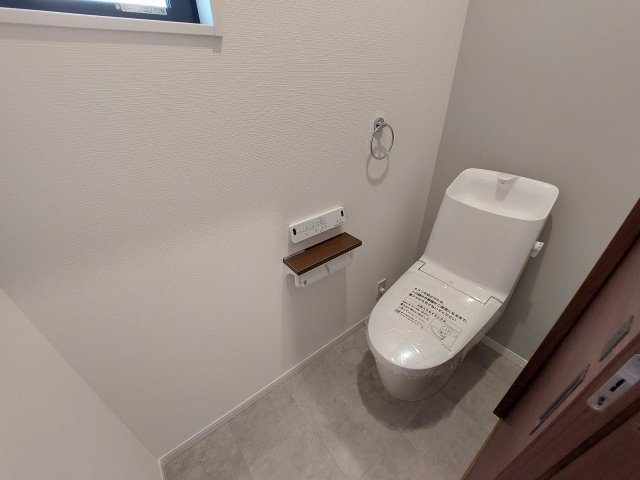 若松町西2丁目住宅のトイレ