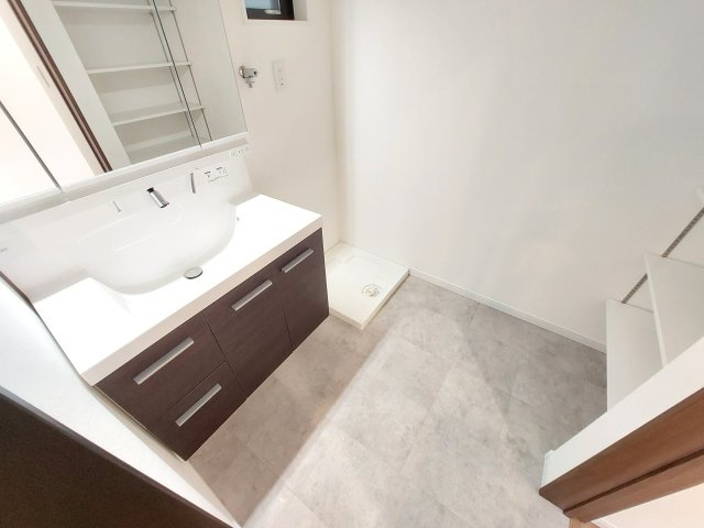 若松町西2丁目住宅の洗面所