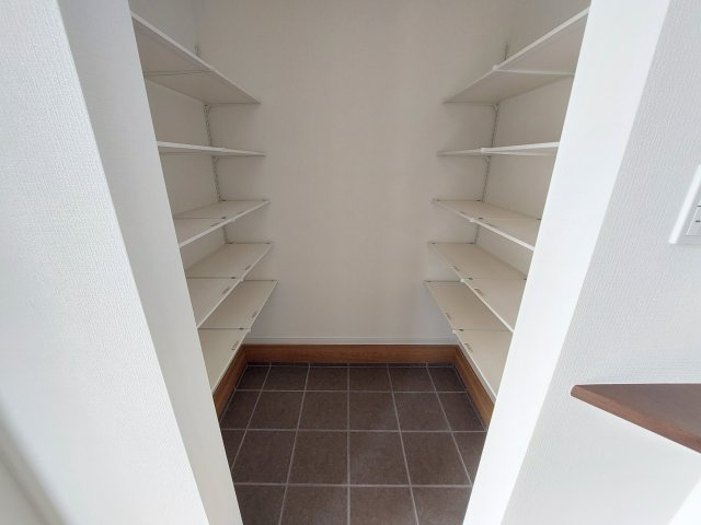 若松町西2丁目住宅の玄関