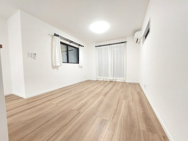 若松町西2丁目住宅の居間・リビング