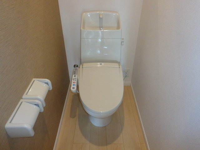 ヴィレッジ大倉のトイレ|シャワー付トイレ