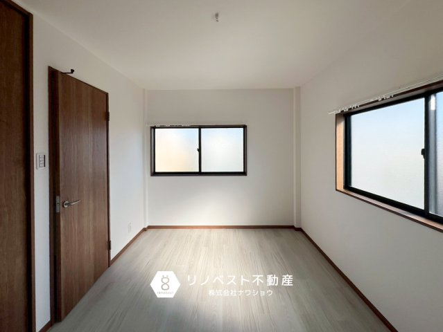 生野区巽南5丁目の洋室|2面採光で明るい洋室◎