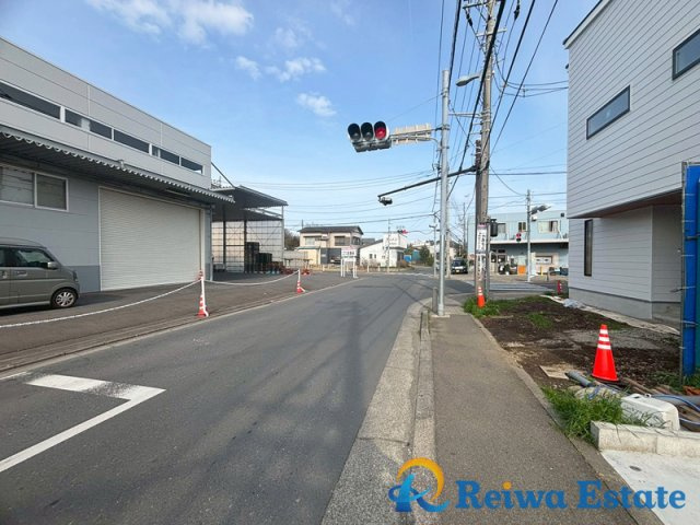 新築戸建　茅ヶ崎市みずき2丁目の前面道路含む現地写真