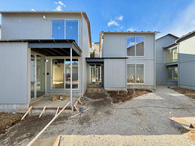 川崎市麻生区上麻生４丁目のテラスの駐車場