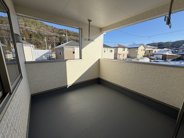 塩尻市塩尻町第10　4号棟のバルコニー