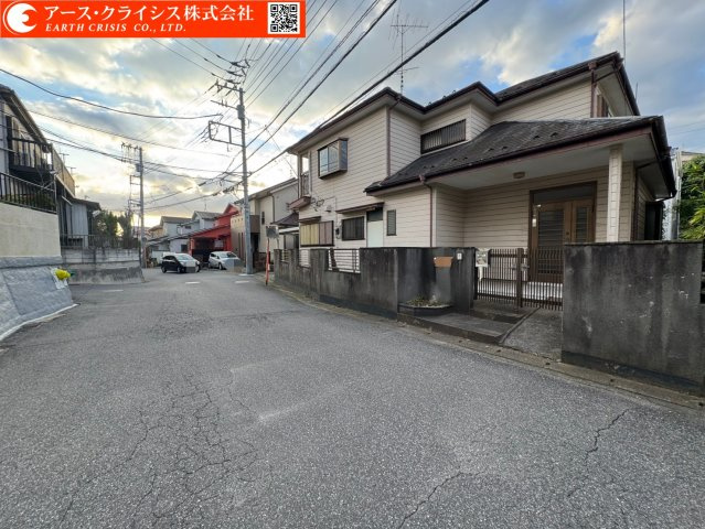 【前面道路含む現地写真】 | 鎌ヶ谷市西佐津間6期　全2区画 | 建築条件なし。思い描いたマイホームを、そのままカタチに。陽当たりも良く、ガーデニングや家庭菜園にもぴったりのゆとりある敷地。資産としても魅力のある立地で、将来を見据えた住まい選びを。