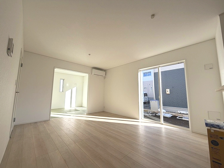 塩尻市塩尻町第10　2号棟の居間・リビング