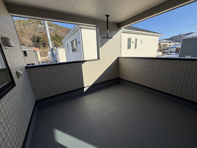塩尻市塩尻町第10　3号棟のバルコニー