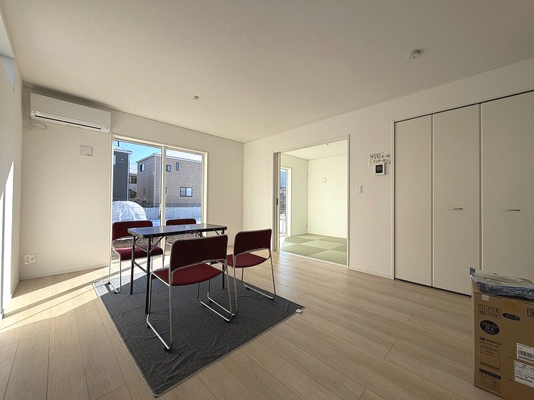 塩尻市塩尻町第10　3号棟の居間・リビング