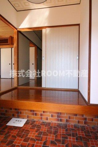 桒畑貸家の内装|明るい色調の室内です