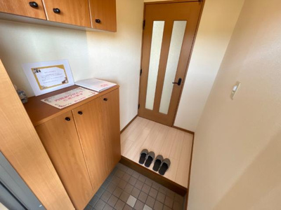 【玄関】 | アーマスイズミⅡ | 玄関