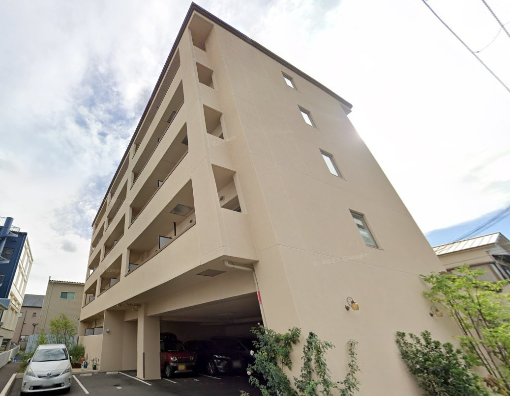 ルマルシェ下穂積の外観