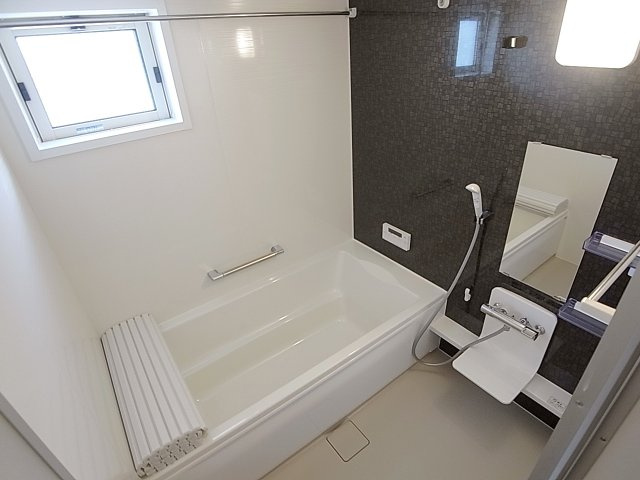 レガロ鈴蘭Ⅱの浴室|浴室乾燥、追炊完備のお風呂