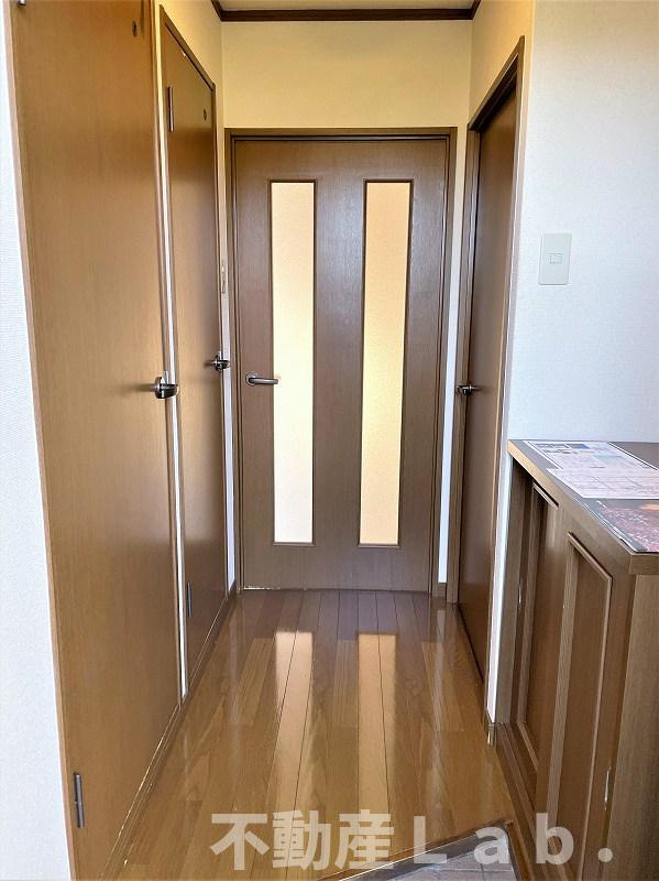 グランドール稜南の玄関