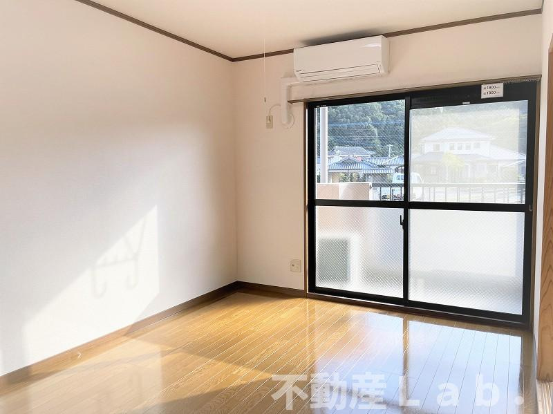 グランドール稜南の居間・リビング