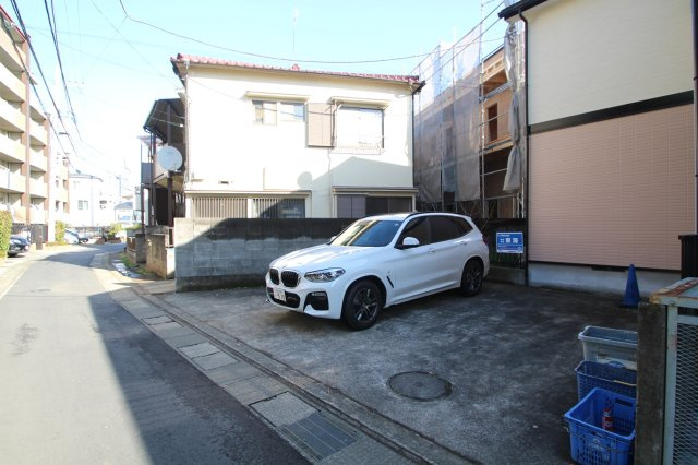 藤香ハイツ駐車場