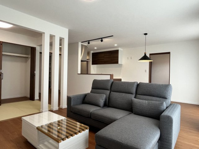 【居間・リビング】 | 友田建売住宅　C棟 | イメージ画像です。