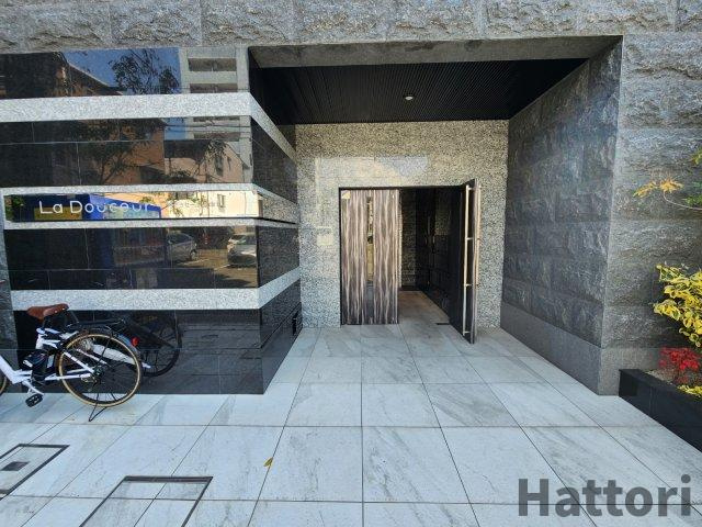 LaDouceur江坂Ⅱのエントランス
