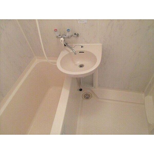 エステート・モア・大名の浴室