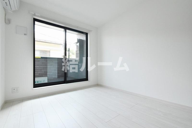 豊島区西池袋４丁目のアパートの居間・リビング