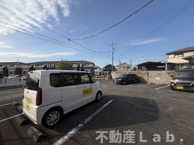 西原一番館の駐車場