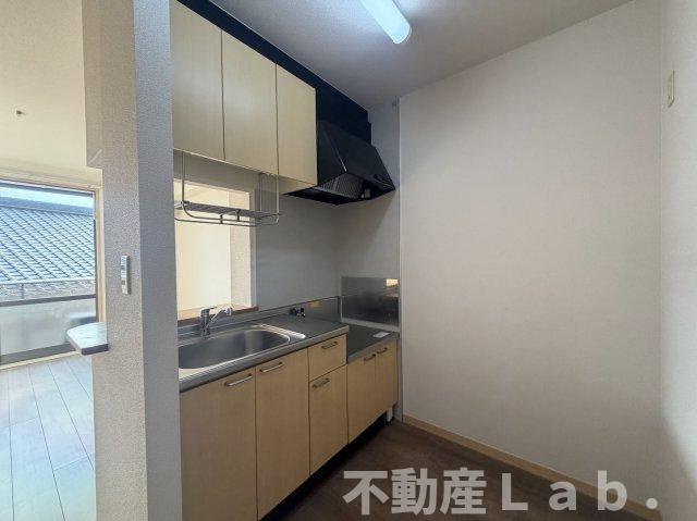 西原一番館のキッチン|※号室違いのお写真です。