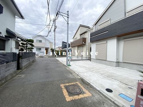 【前面道路含む現地写真】 | 【仲介手数料０円】茅ヶ崎市南湖4丁目　新築一戸建て　2号棟　全2棟 | 茅ヶ崎市南湖4丁目　新築一戸建て　全2棟