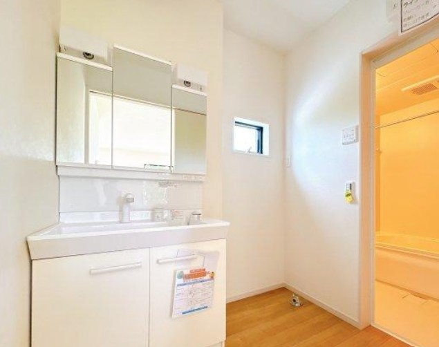 【新築】坂戸市片柳5期 2号棟の独立洗面台|朝の身支度に欠かせない洗面台です！
