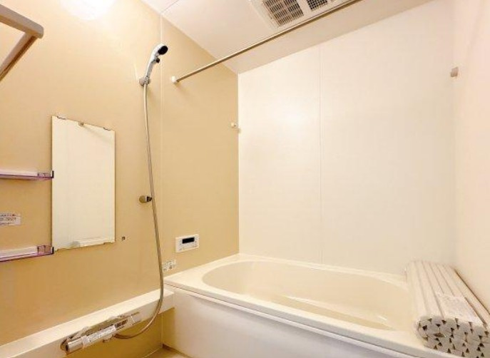 【新築】坂戸市片柳5期 2号棟の浴室|足の伸ばせるバスタブでリラックスタイムを過ごしましょう♪