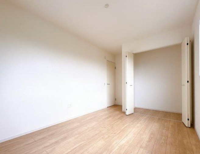 【新築】坂戸市片柳5期 2号棟の洋室|2F 6.5帖洋室です！