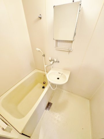 カーサマローネの浴室