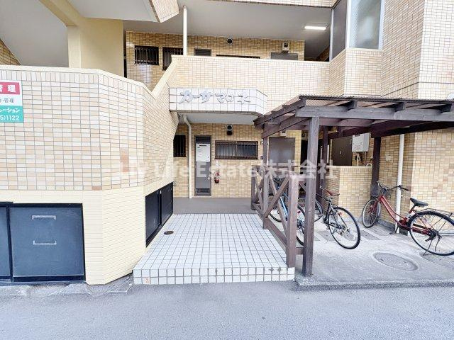 カーサマローネのエントランス