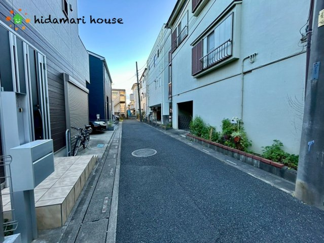北区日進町2丁目　新築戸建01の前面道路含む現地写真