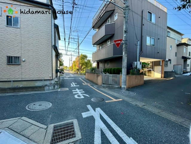 北区日進町2丁目　新築戸建01の前面道路含む現地写真