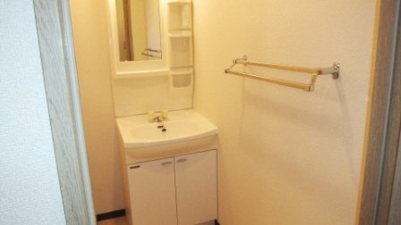 ＩＳＩＩビルの洗面所|独立洗面台あります