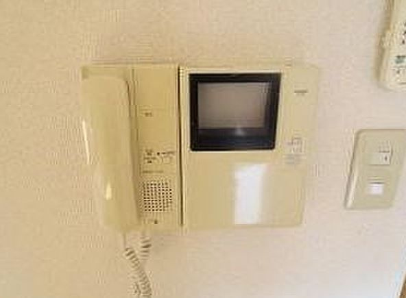 小石川ガーデンハウスのセキュリティ|モニター付きインターホン※別室参考写真です。